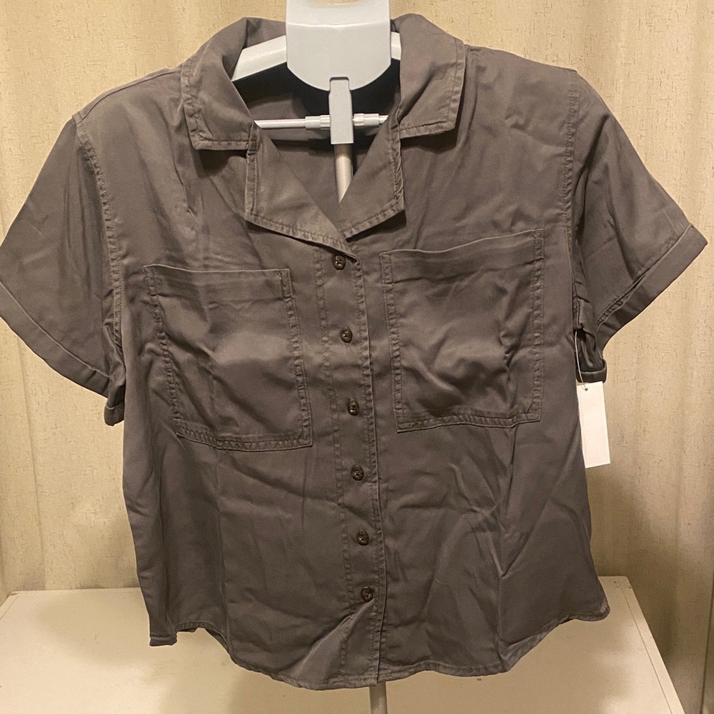 Women's Short-Sleeve Button Front Shirt
